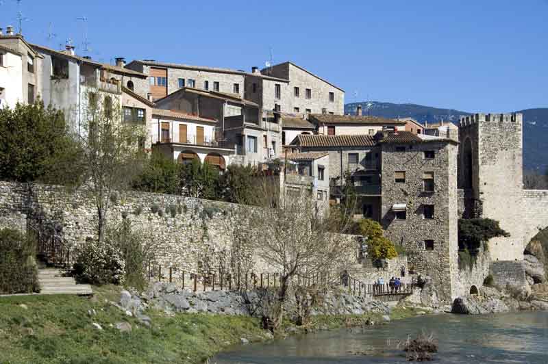 Girona - Besalú 13.jpg